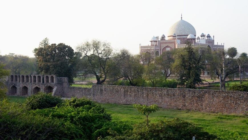 B Nineteen New Delhi Luaran gambar