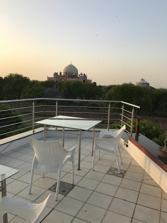 B Nineteen New Delhi Luaran gambar